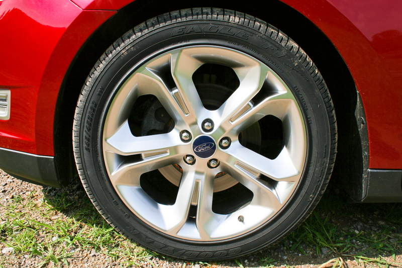 Illustration for article titled 2010 Ford Taurus SHO: First Drive